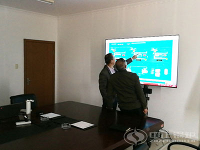  ZOZEN senior engineers check boiler operation